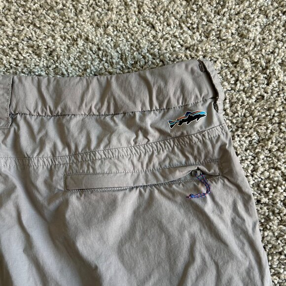 Patagonia Mens Sz L Gray Hiking Shorts With Pockets & Zipper Detail - Picture 2 of 11